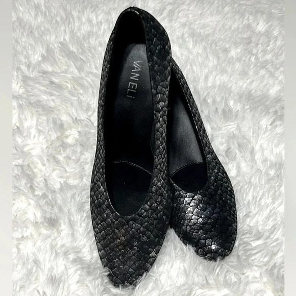 Van Eli | Black Snake Print Low Pump - Picture 1 of 9